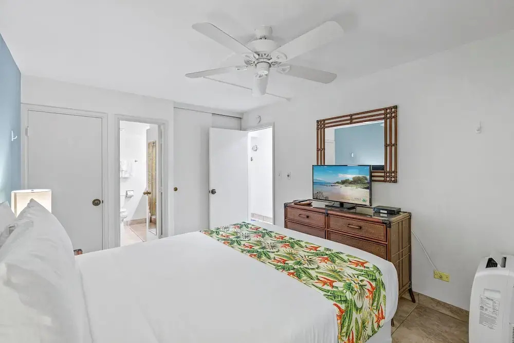 Kamaole Sands 7-206 - Renovated, Courtyard Views, Steps to the Beach, AC