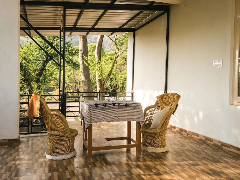 OYO 12394 Home Scenic 3BHK Khanyara Ground