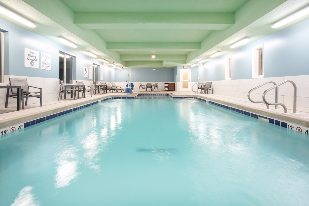 Holiday Inn Express & Suites Manhattan by IHG