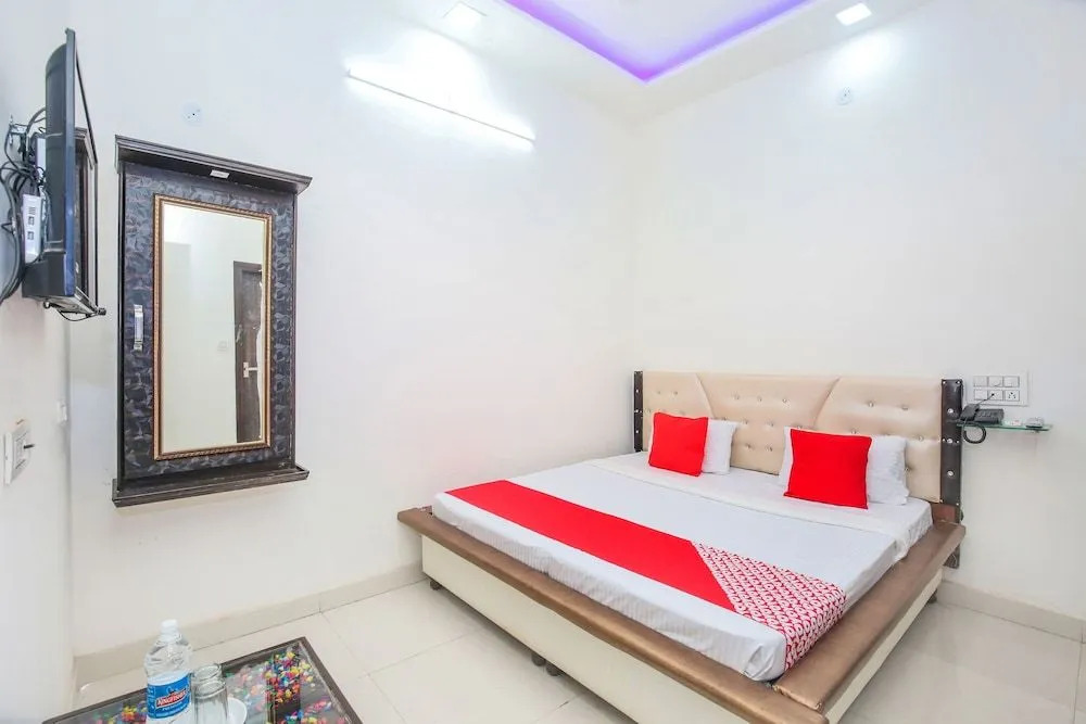 OYO 24851 Hotel R Continental