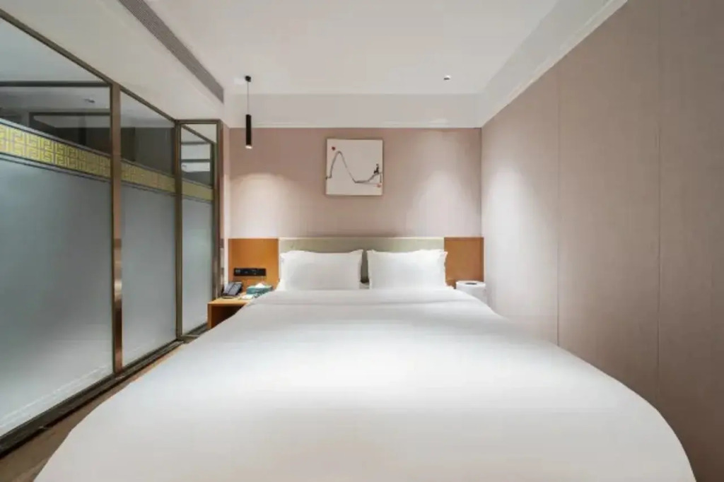 Rezen Proyal  Hotel (Canton Tower chigang Subway Station Pazhou Convention and Exhibition Center )