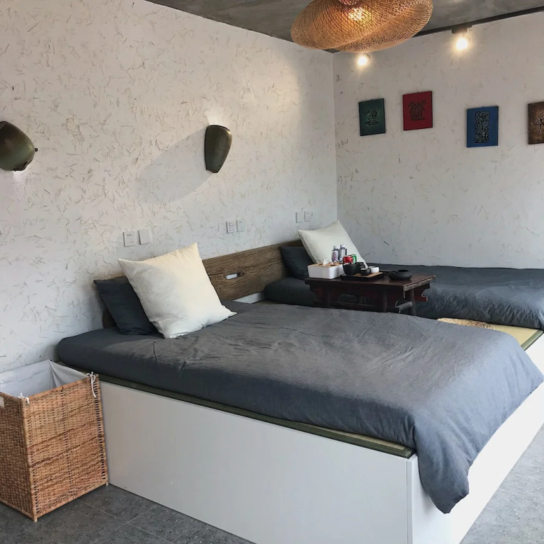 Jian Kou Great Wall. Simple Garden House