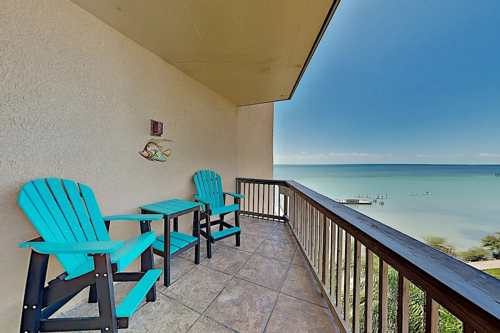 Updated Getaway W/ Pool, Hot Tub & Epic Bay Views 2 Bedroom Condo