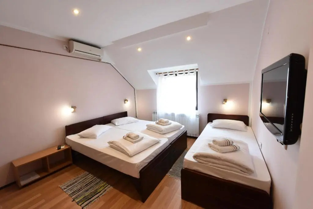 Apartments & Accommodation Stojic