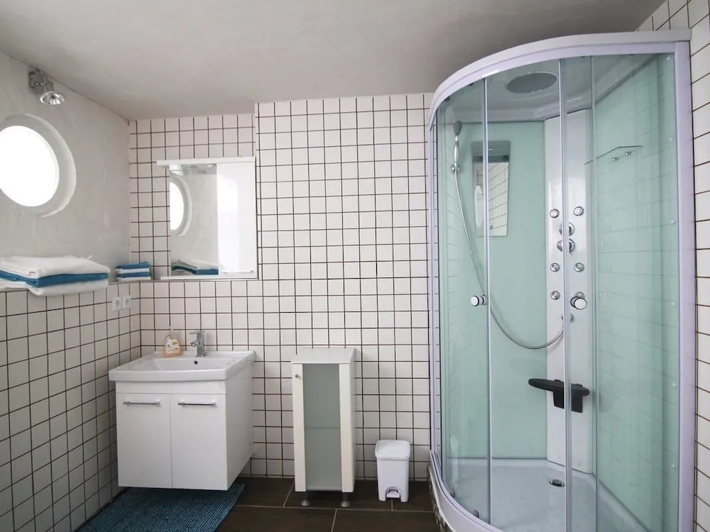 Luxus Ferienhaus Villa EMG Emsdetten nah Münster, Osnabrück, Rheine für Familien Gruppen bis 17 Personen, Pool, Whirlpool, Garten, Kamin, 6SZ