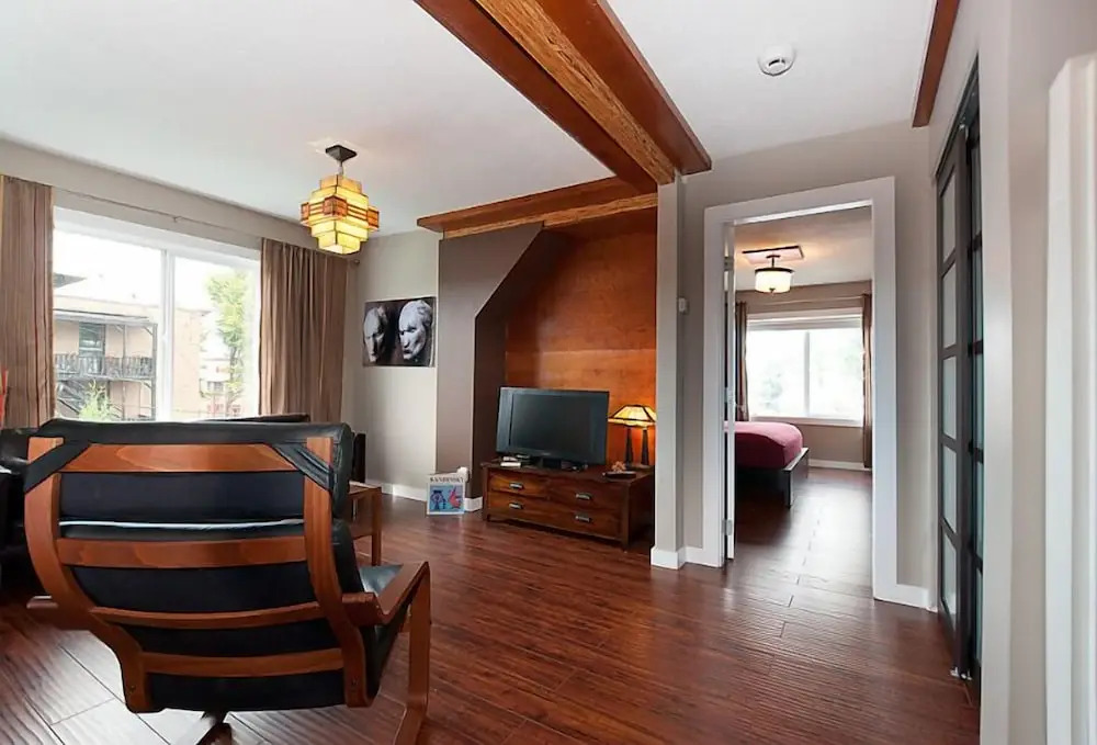 Commercial Drive Accommodations