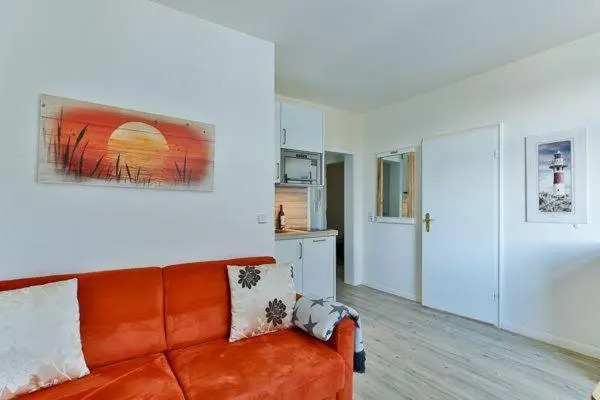 App-7-in-strandnaher-Lage-Baederstil-Villa-in-Wenningstedt-Sylt