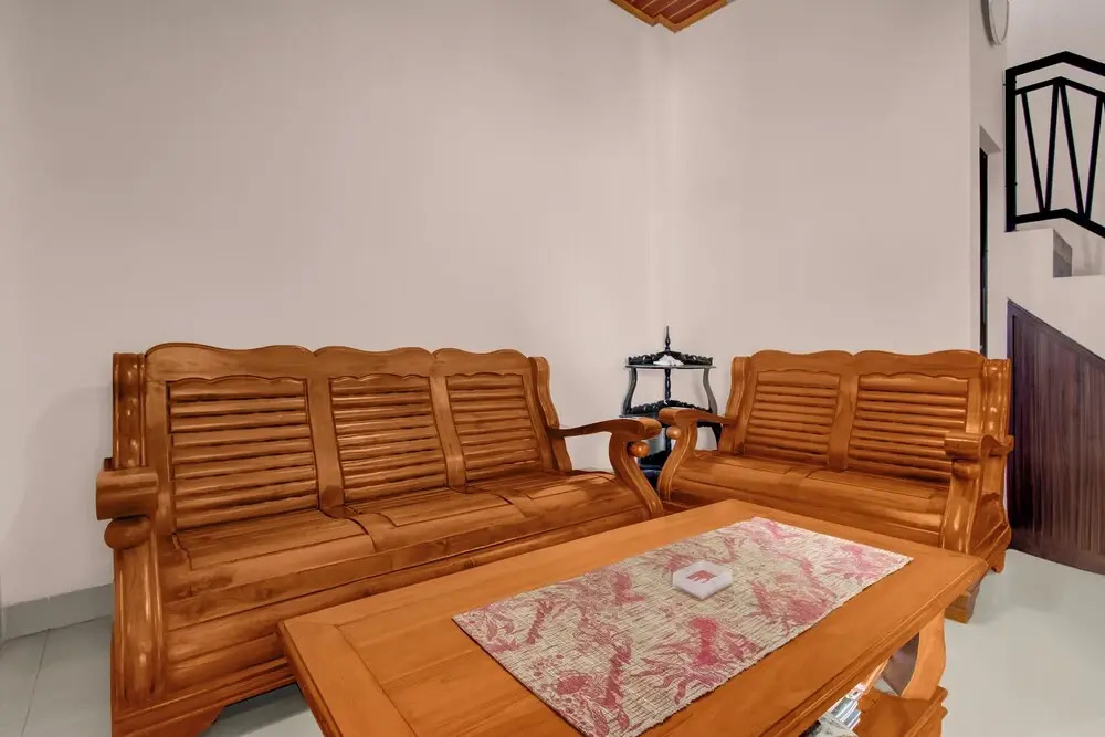 OYO 95088 Homestay Omah Pring