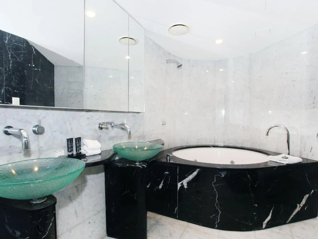 Sirocco 202 by G1 Holidays - Two Bedroom Beachfront Apartment in Sirocco Resort