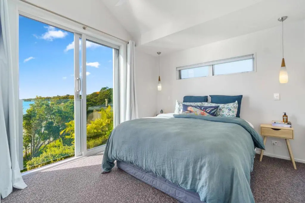 Harbour View - Westmere Holiday Apartment