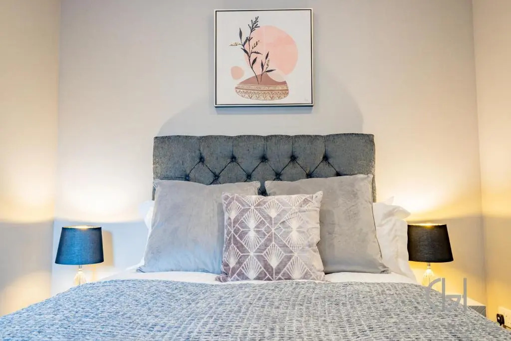 Worcester 1 Bed Apartment With Private Entrance
