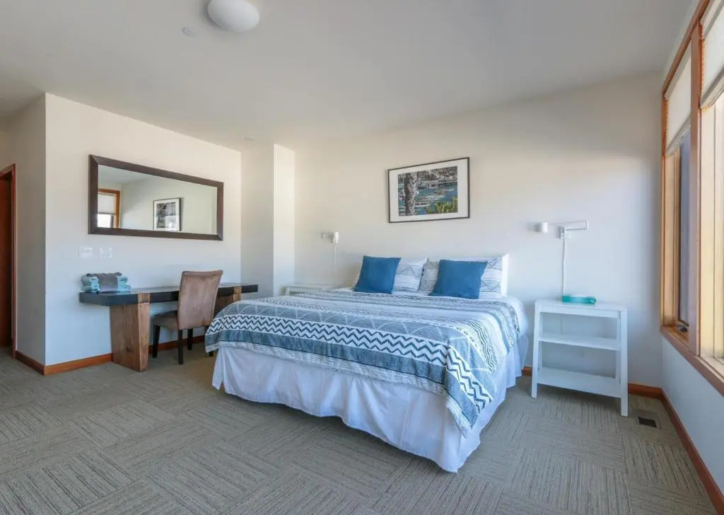 ALOFT-River View-AC-5BR/2.5BA