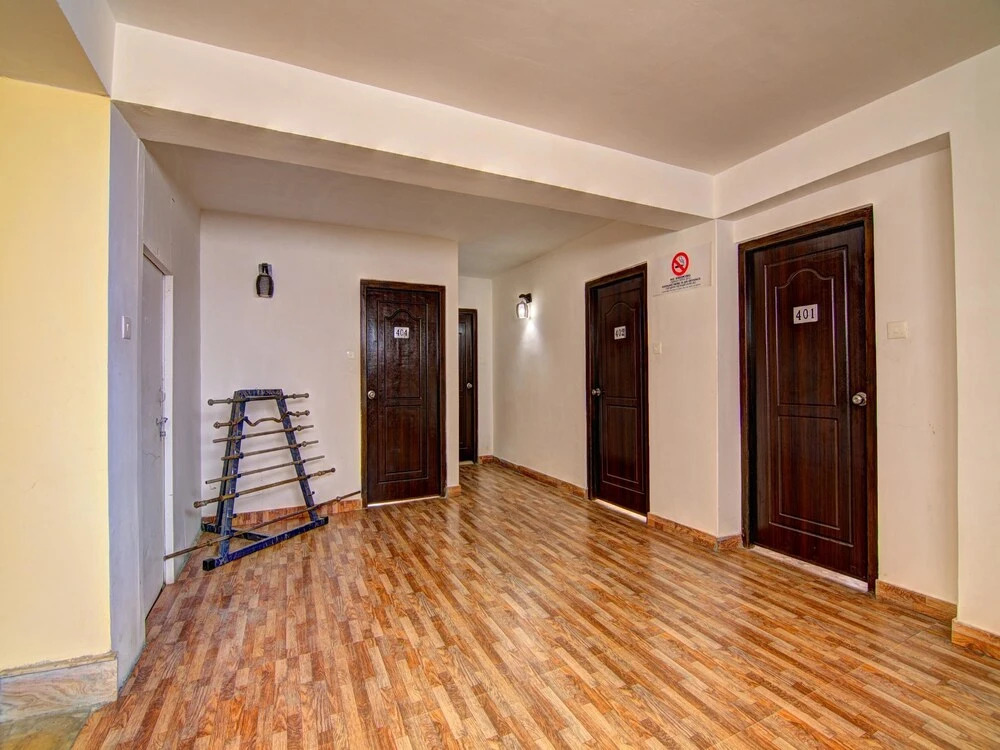 OYO 12862 Hotel Lamaz Residency