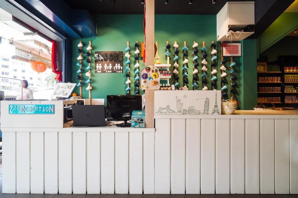 Snooze Hotel