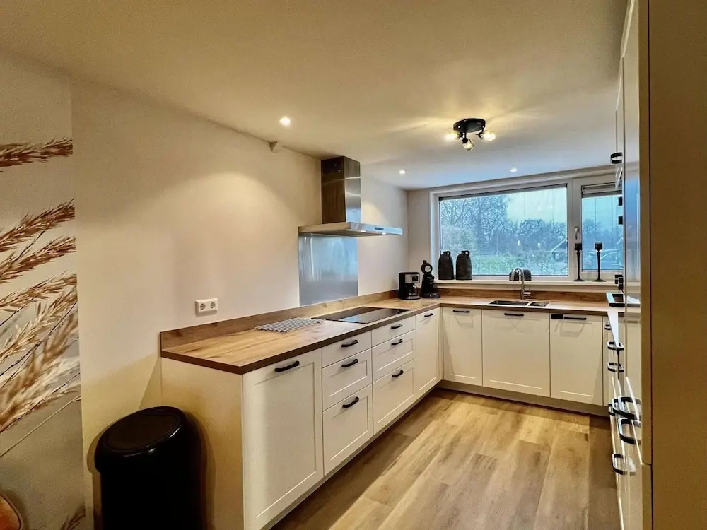 Comfortable and Modern Furnished Holiday Home, Sleeps 6, Wifi on Quiet Holiday Park Close to Beach, Woods and Dunes