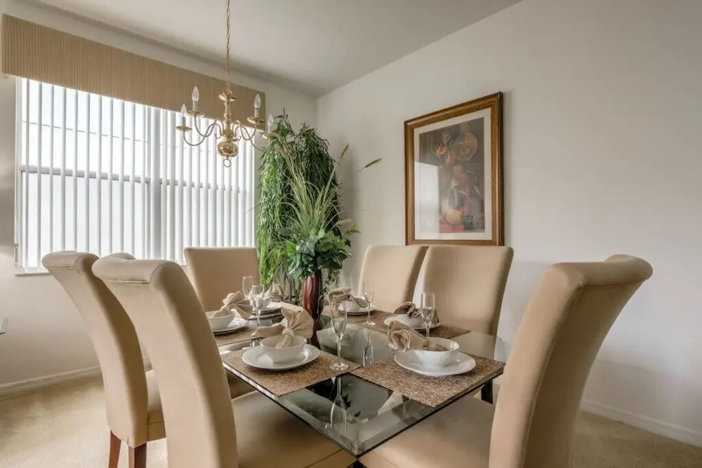 Beautiful Legacy Park 5 Bedroom Home