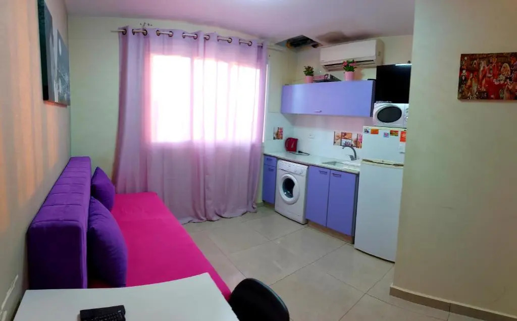 Beachfront Apartment Bat Yam 613
