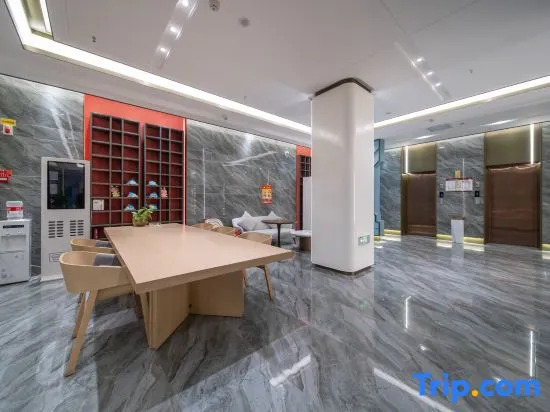 Yining Colorful Flower City Hotel (Liuxing Street Scenic Area)