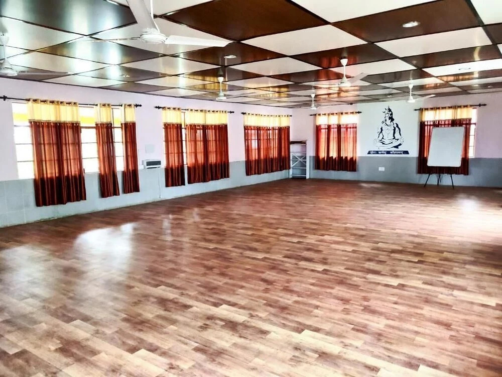 Pops Hotel & Restaurant