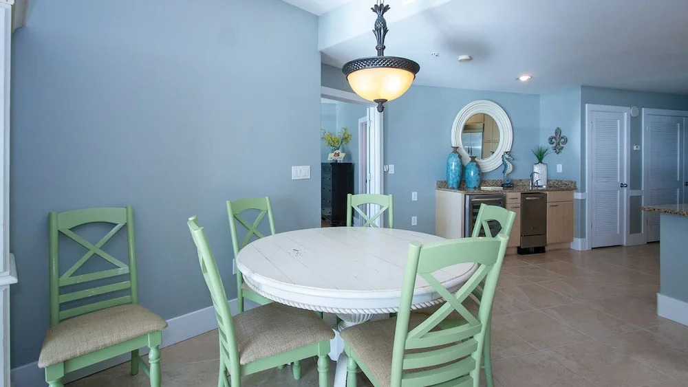 Two Bedroom With Breathtaking Views - Unit Crc0616