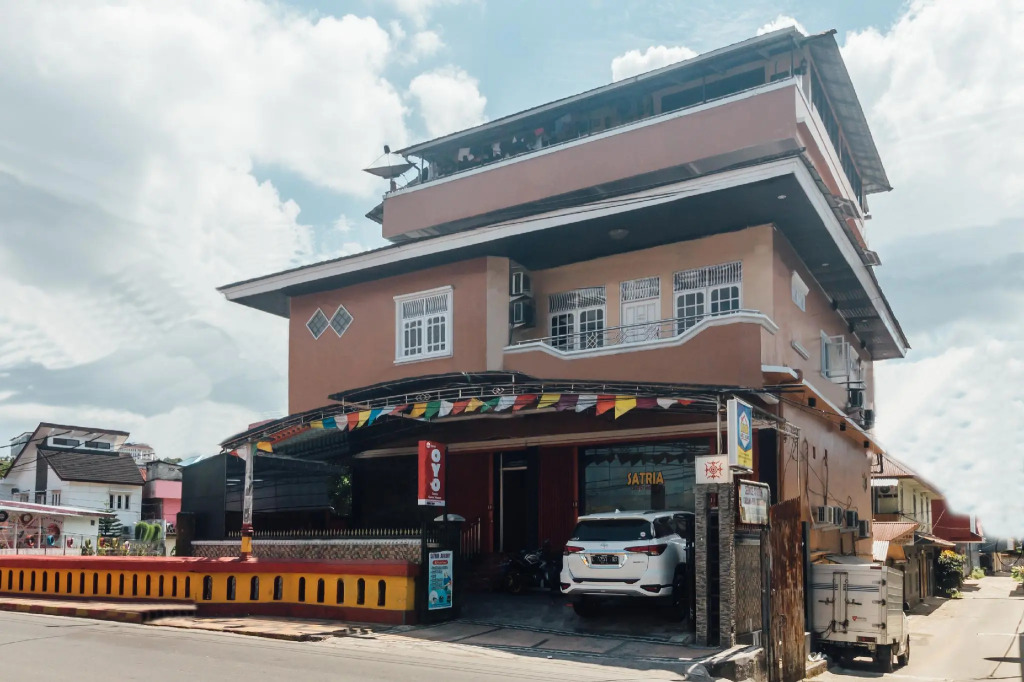 OYO 2010 Satria Guest House
