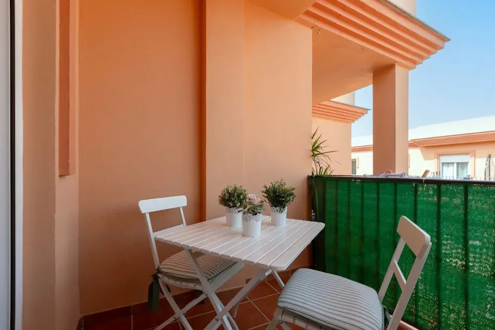 De Ronda in Co n With 1 Bedrooms and 1 Bathrooms