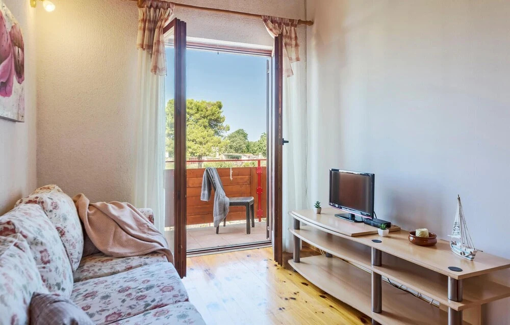 Nice Apartment in Kanfanar With Wifi and 1 Bedrooms