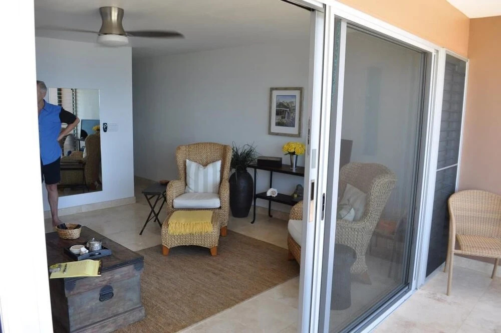 Lahaina Roads 309 by RedAwning