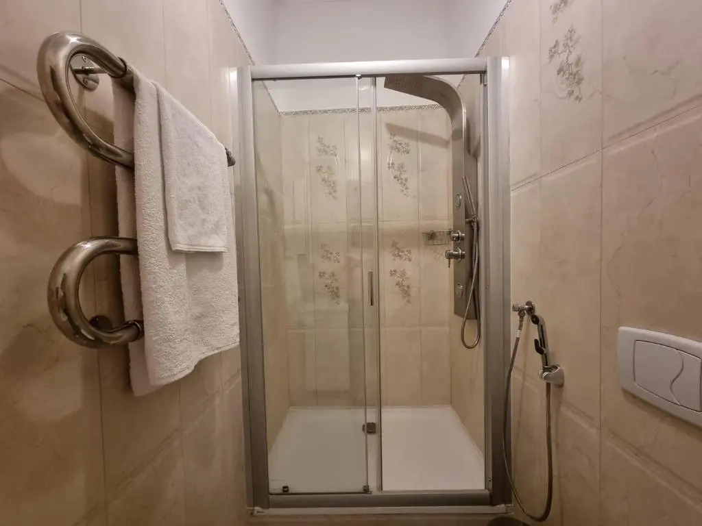 Art Deco One-Bedroom Suite in Library House with Free 5G WiFi
