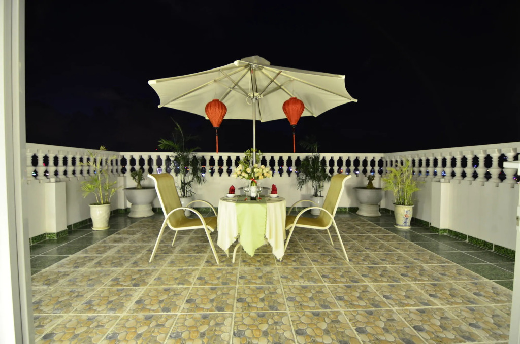 Orange Hotel