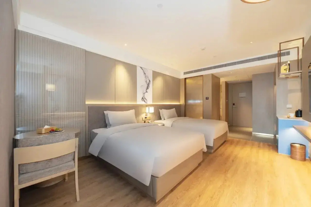 Shanghai Huayi Renjoy Hotel