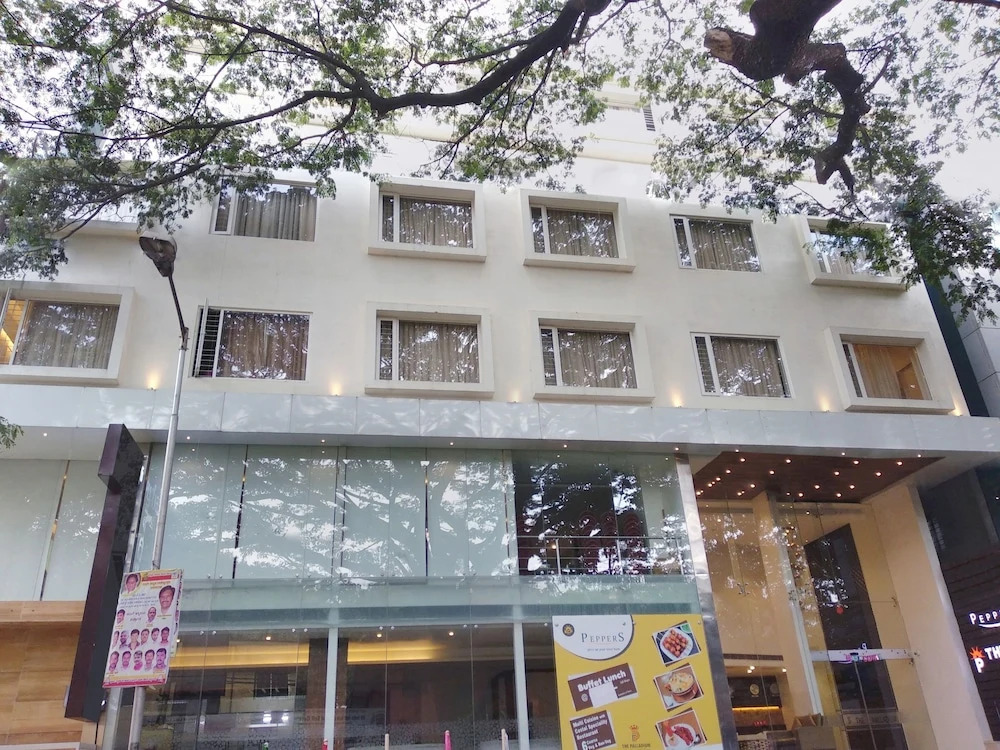 OYO 7654 The Palladium Hotel