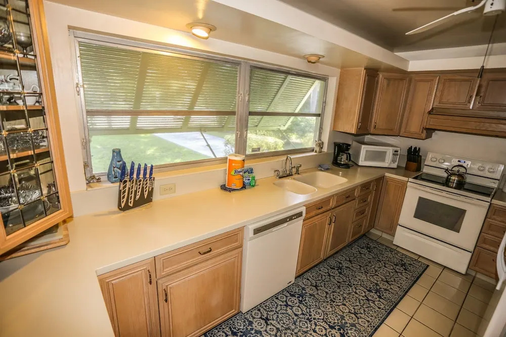 5155 Williams Dr. - M
