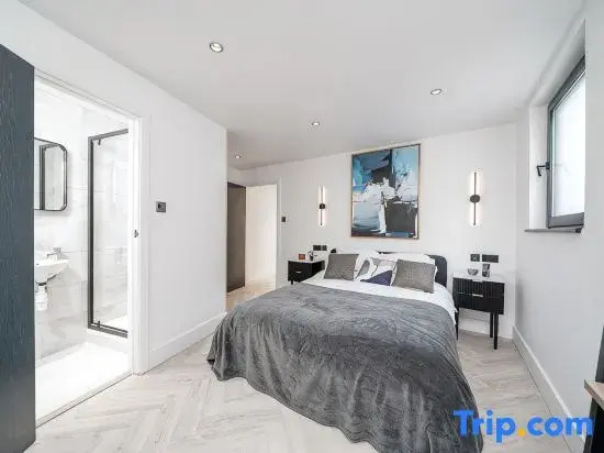Stunning 2 Bed with ensuite near Elephant & Castle