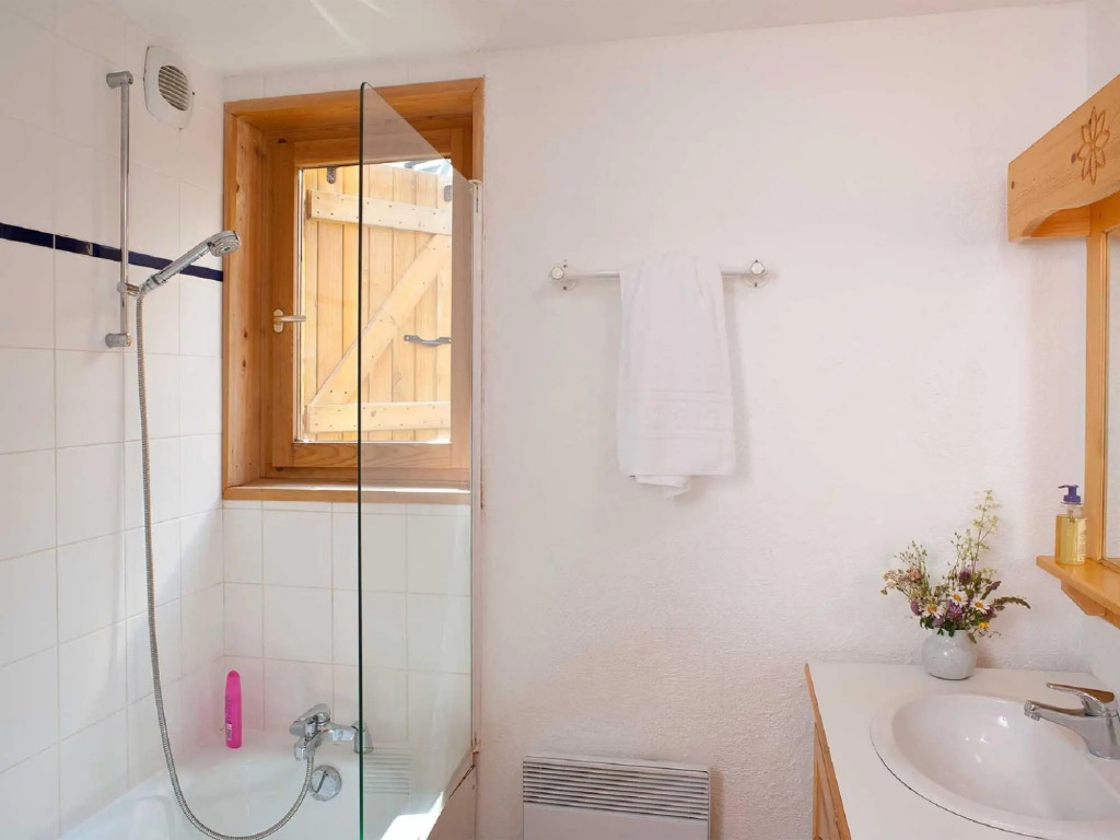 Scenic Chalet Apartment for Groups