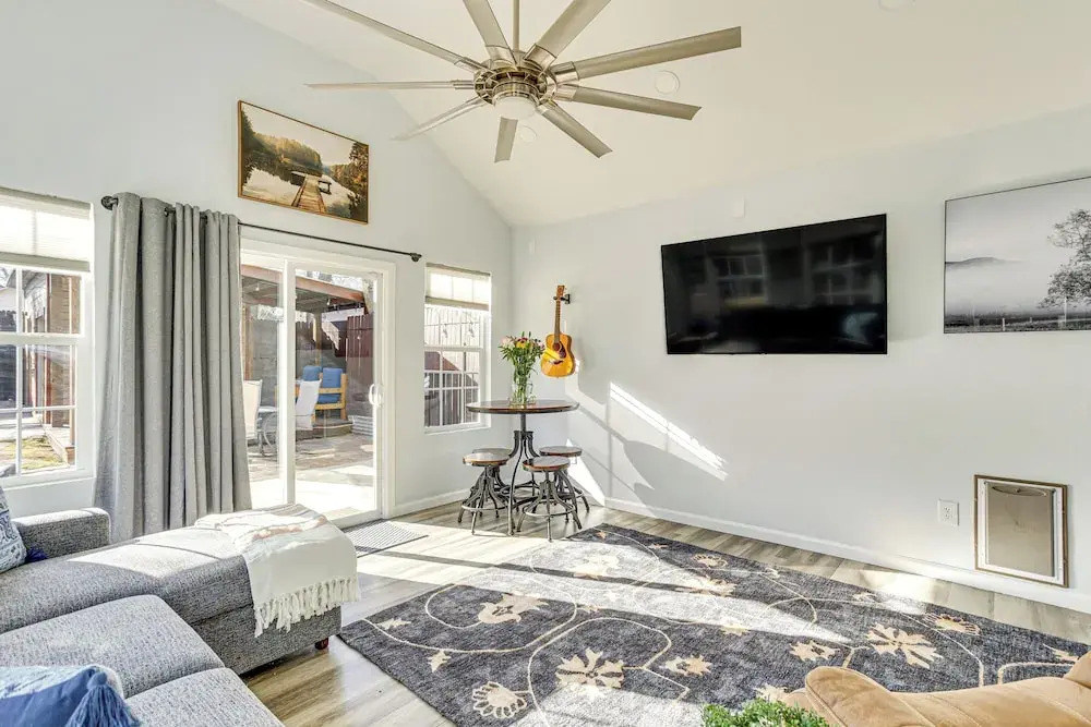 Sauna, Hot Tub & Cold Plunge: Oklahoma City Home!