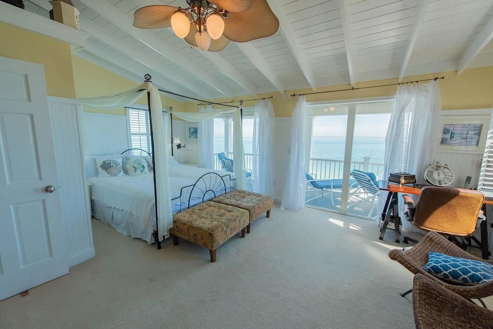 Seaside Apartment 3