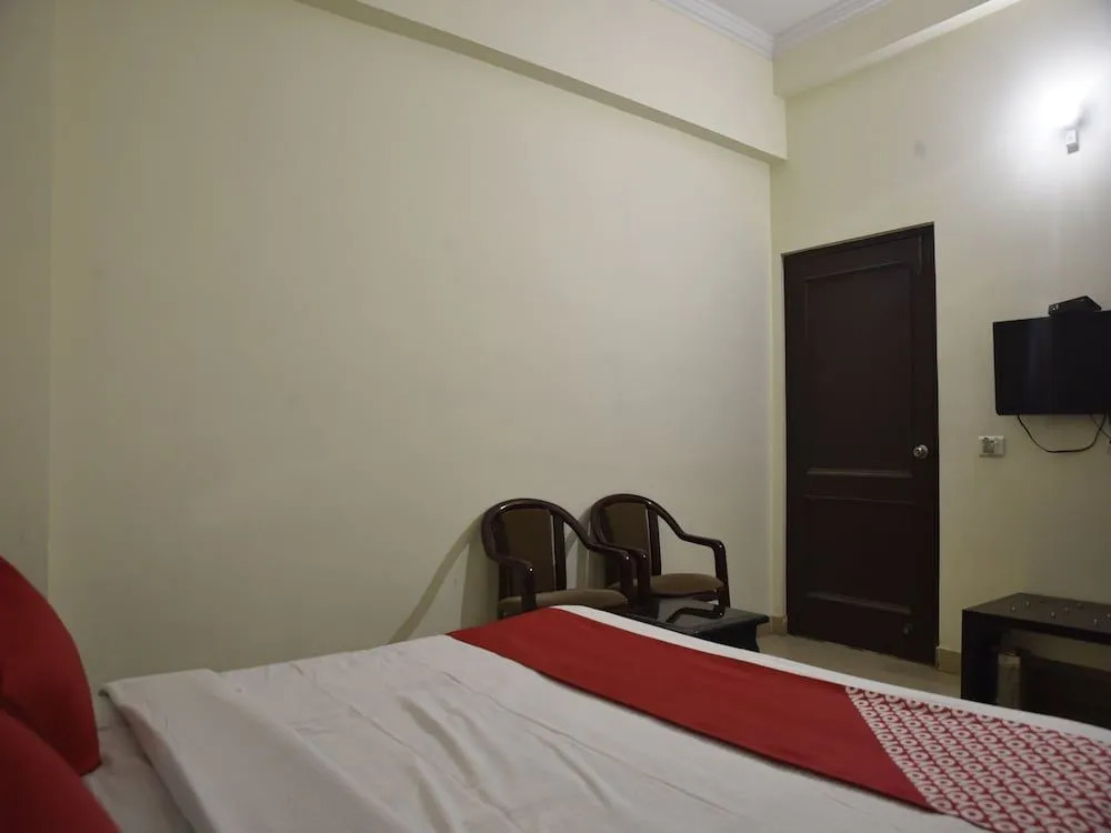 OYO 10753 Hotel Triund Regency