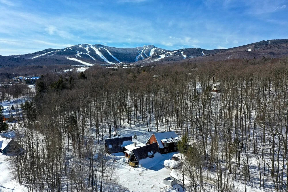 The Birch Ridge: Family Room #6 - Queen/bunkbed Suite In Killington, Vermont 1 Bedroom Hotel Room