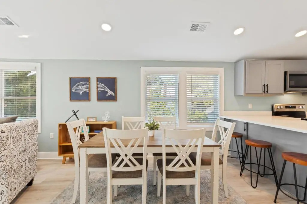 222 W Ashley - Sea Breeze - Minutes to the Ocean and Downtown Folly Beach
