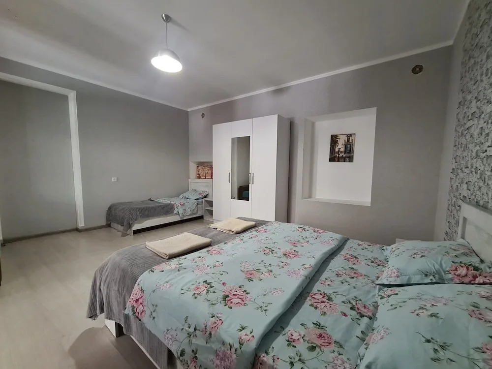 Grayhouse Elia Apartment