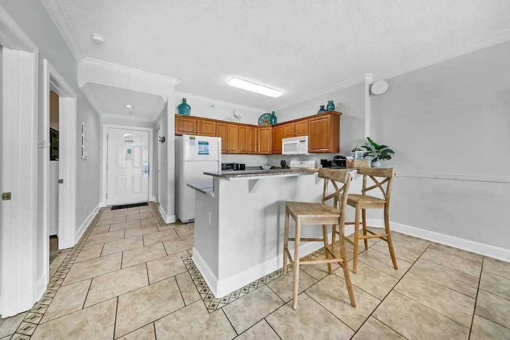 Twin Palms 804