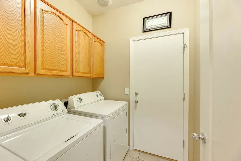 Family Home w/ Community Perks - 8 Mi to Chandler