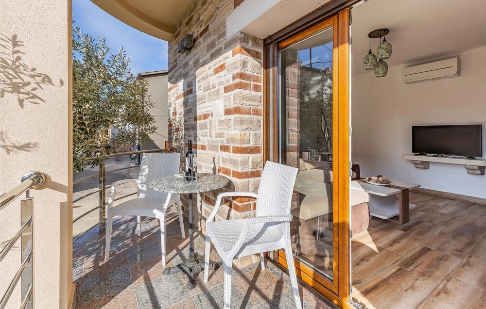 Awesome Apartment in Medulin With Outdoor Swimming Pool, Wifi and 2 Bedrooms