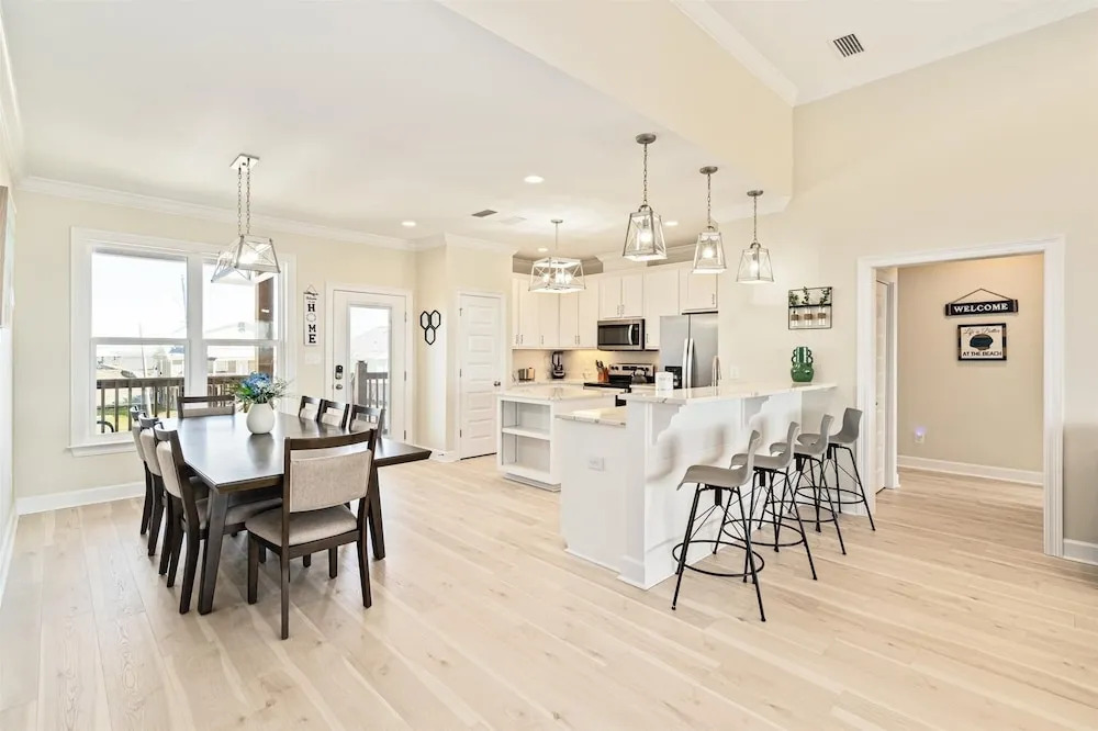 Purple Paradise - 2536 Bienville Blvd 4 Bedroom Home by RedAwning
