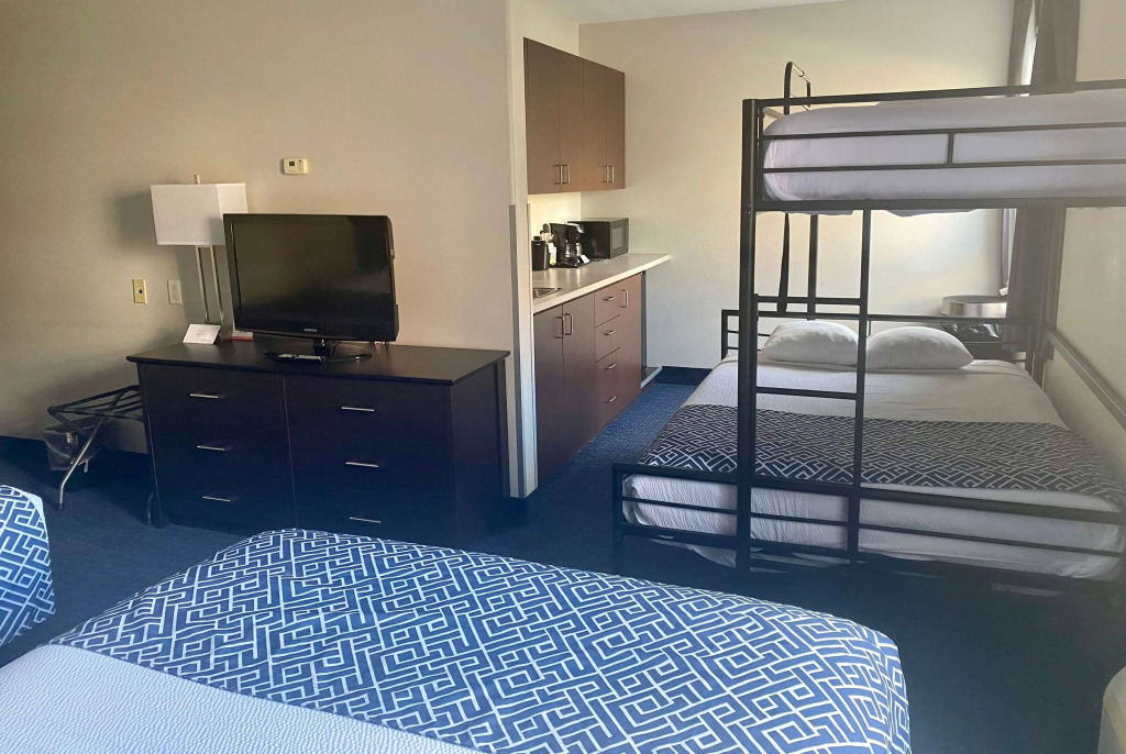 Super 8 by Wyndham Lachenaie/Terrebonne