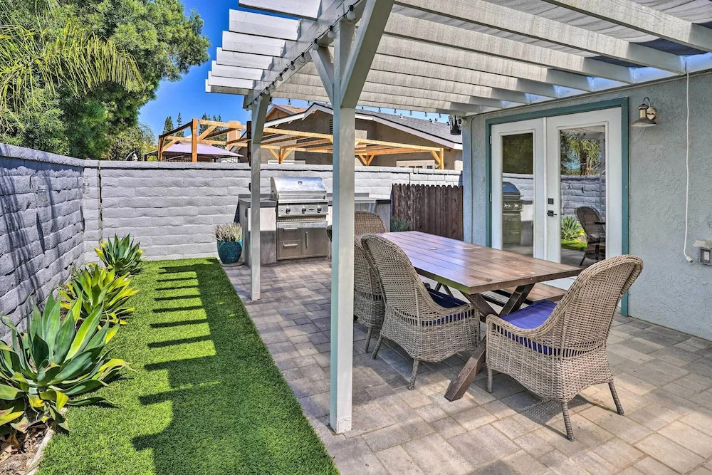 Sunny Orange County Abode w/ Fire Pit & Backyard!