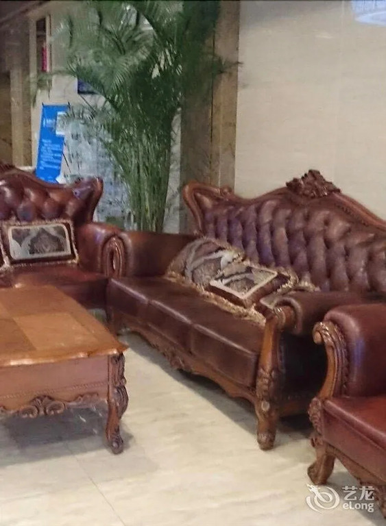 Dujiangyan Huaxi Hotel
