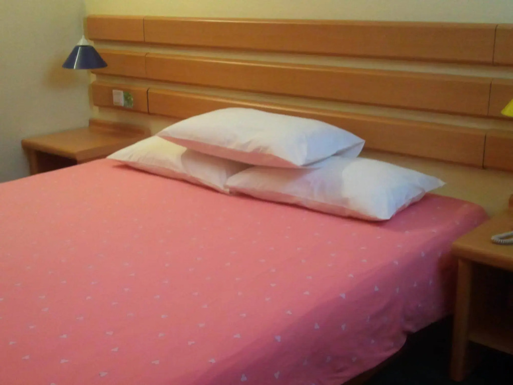 Home Inn Zhongshan University in Guangzhou Binjiang Road