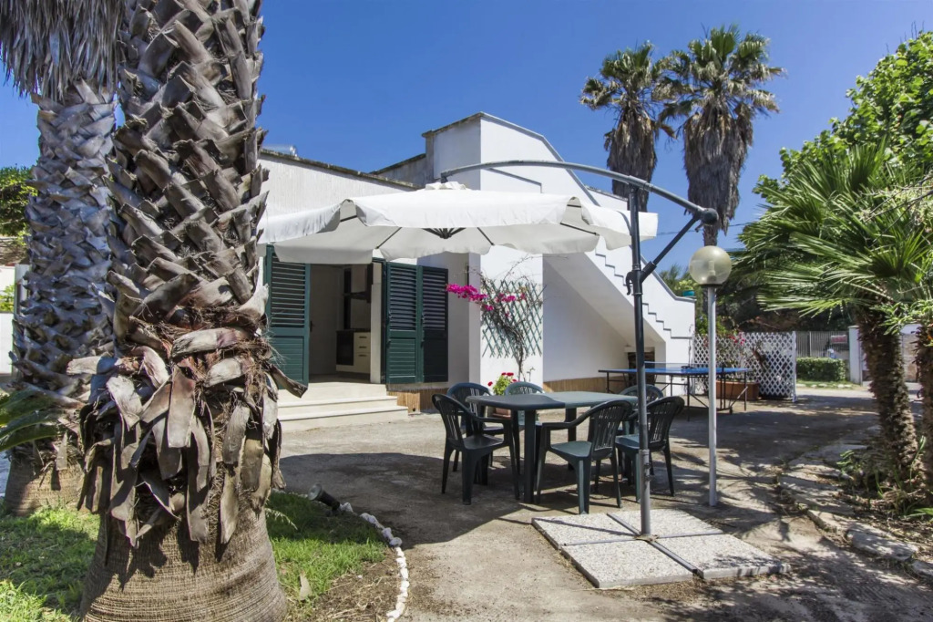 Large villa with sea view and outdoor spaces 20m from the sandy beach of San Foca.-Villa Marechiaro